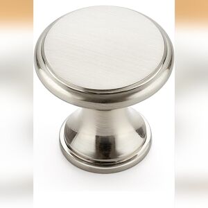 Sleek Silver Cabinet Knob